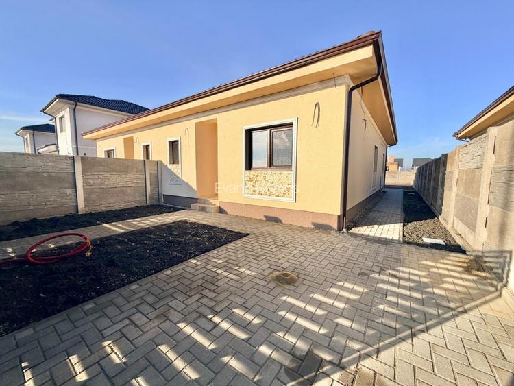 Duplex 3 camere si 381 mp teren - toate utilitatile - Mosnita - 2