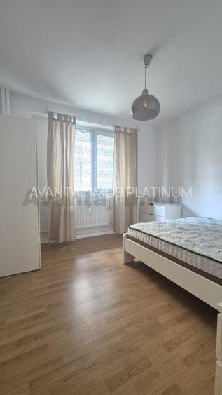 Tineretului,  loc de parcare - 4