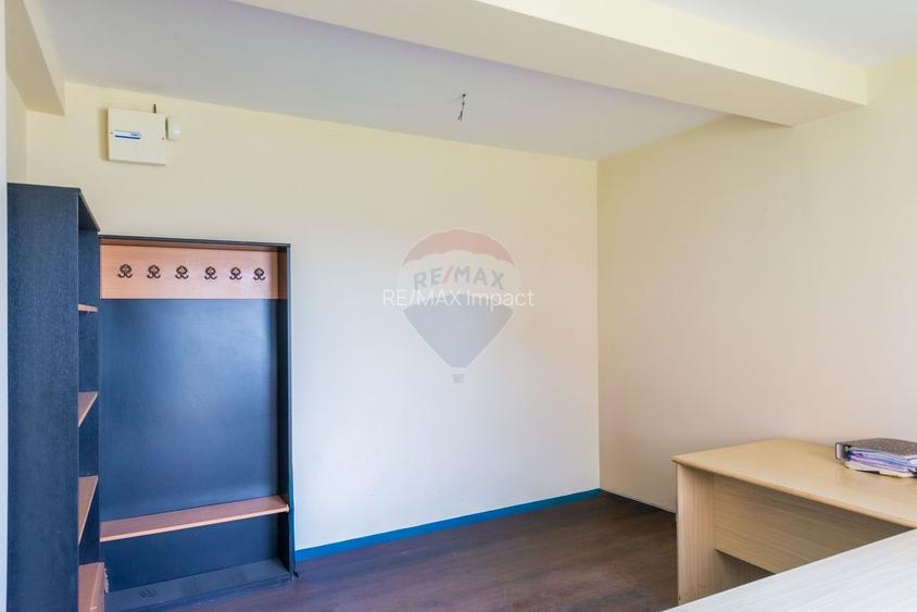 De vanzare proprietate speciala versatila | Casa + hala, teren 580mp - 9