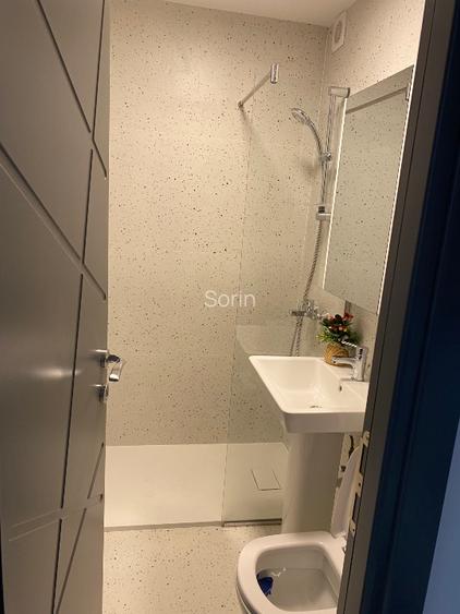 Proprietar vand apartament 3 camere - 5