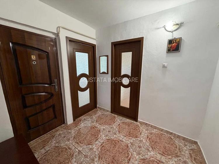 Apartament 2 camere confort 1 decomandat, Zona Radu Negru. - 3