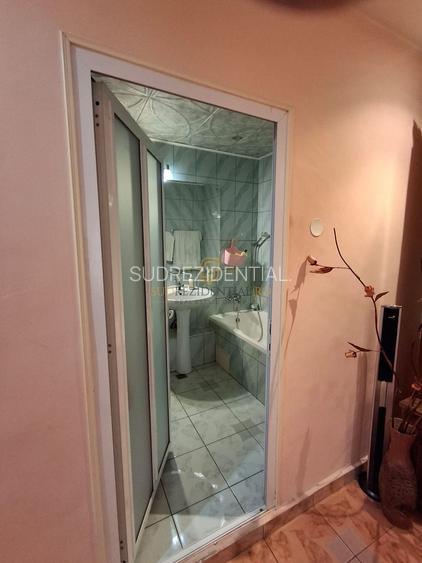 Apartament 4 camere, etaj 4/10, stradal Sos.Berceni, Sector 4 - 18
