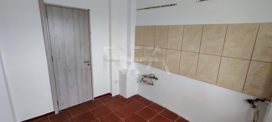 2 camere Vitan decomandat, inst. schimb., an 1983 - 5