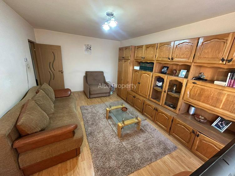 Apartament 2 camere  decomandat , mobilat - 2