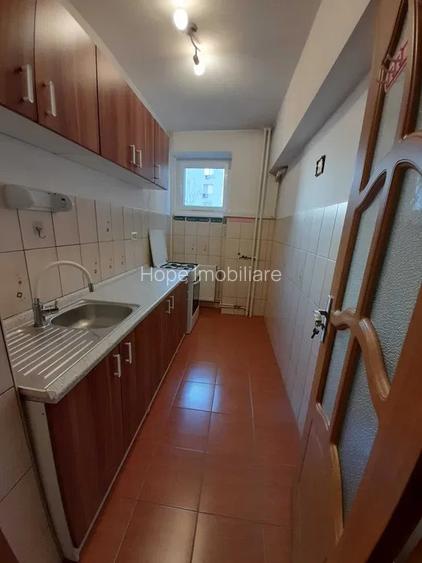 Metrou 1 Decembrie - Garsoniera bloc mixt - 3