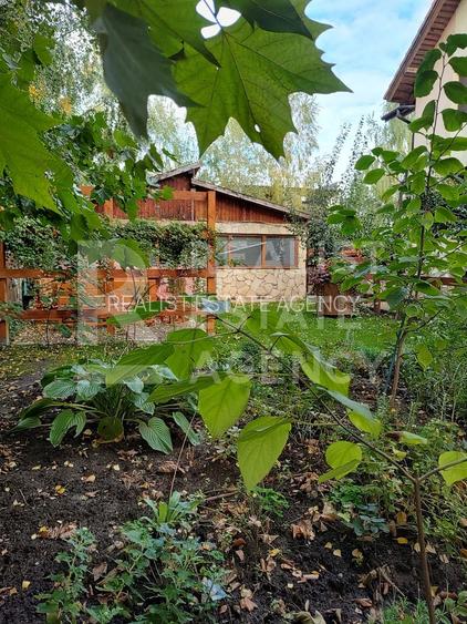 Vilă individuală 430 mp utili, teren 2.000 mp, panouri solare - 28