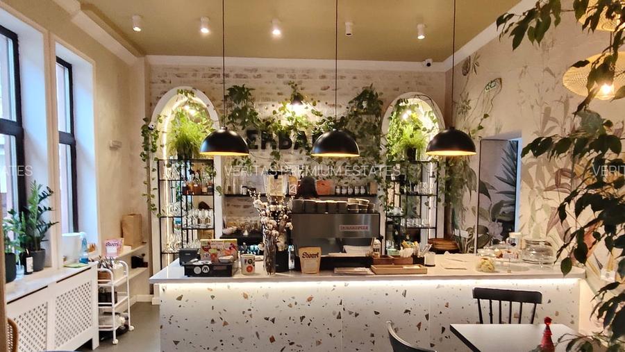 Casa renovata si consolidata integral, apthotel, pozitie de exceptie - 12