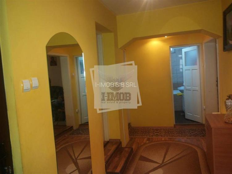 Casa individuala cu 3 camere 2 bai si 554 mp teren in Selimbar - 4