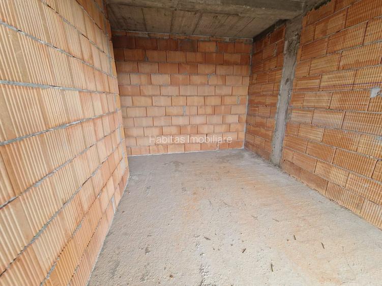 Casa individuala (semicolectiva) 172 mp utili, teren 765 mp Feleacu - 37