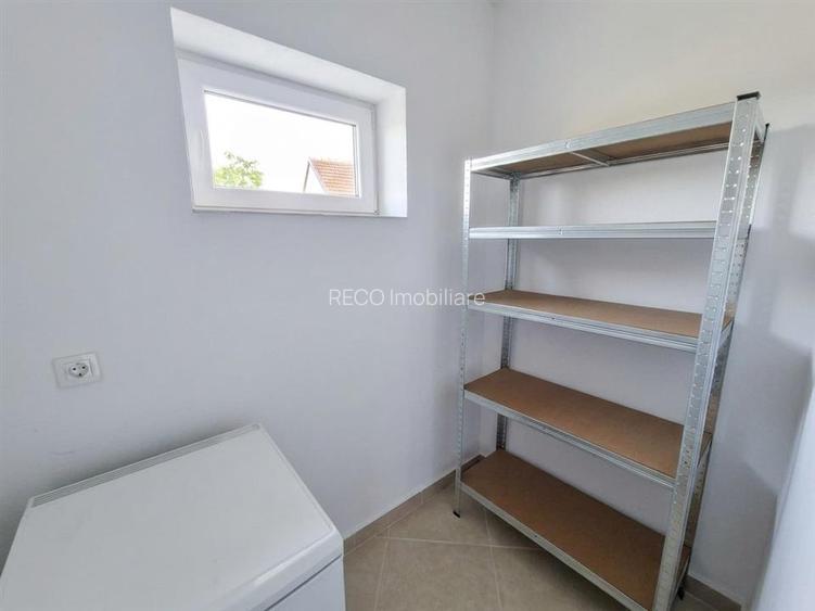 RECO Proprietate cu 2 case si teren mare in Girisu de Cris - 11