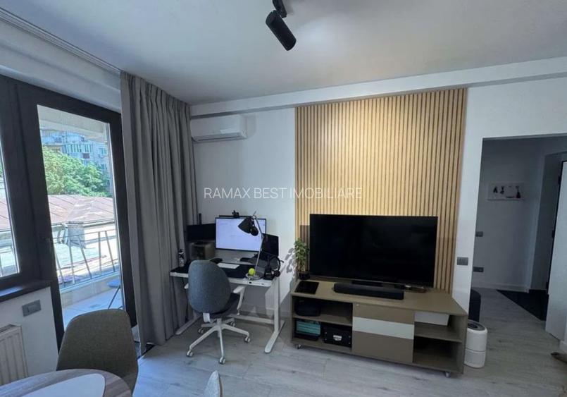 Decebal  - Piata Muncii - 2