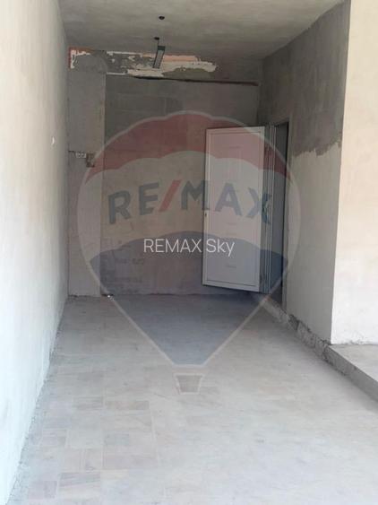Spațiu comercial de vânzare în Pianu de Jos – 330 mp, aproape de A1 - 8
