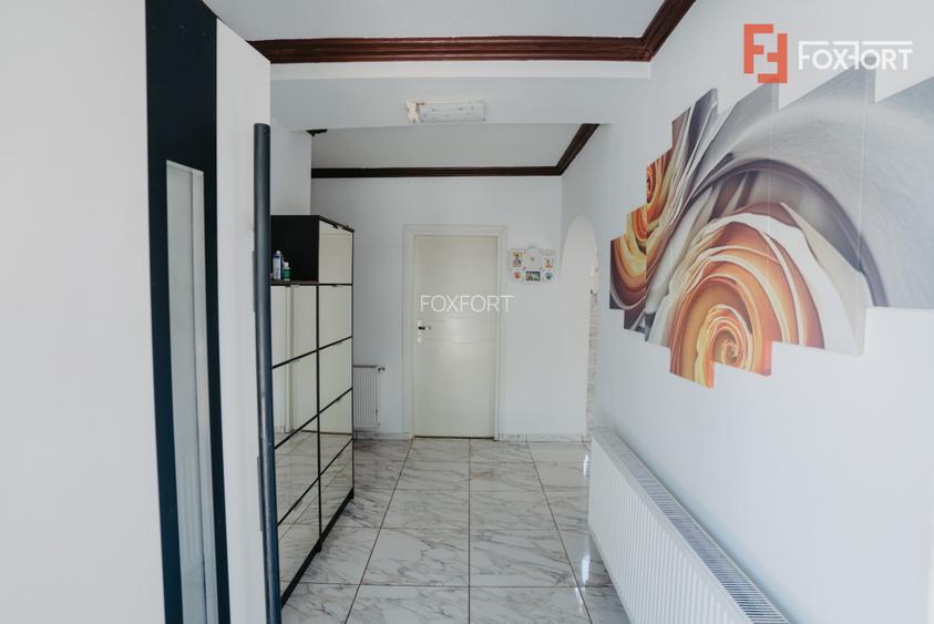 Casa individuala cu 8 camere si lac cu pesti, teren 4424 mp - Jebel - 20