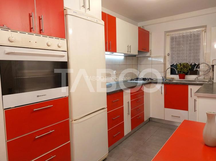 Apartament 55 mpu mobilat utilat 3 camere 2 balcoane pivnita Cisnadie - 7