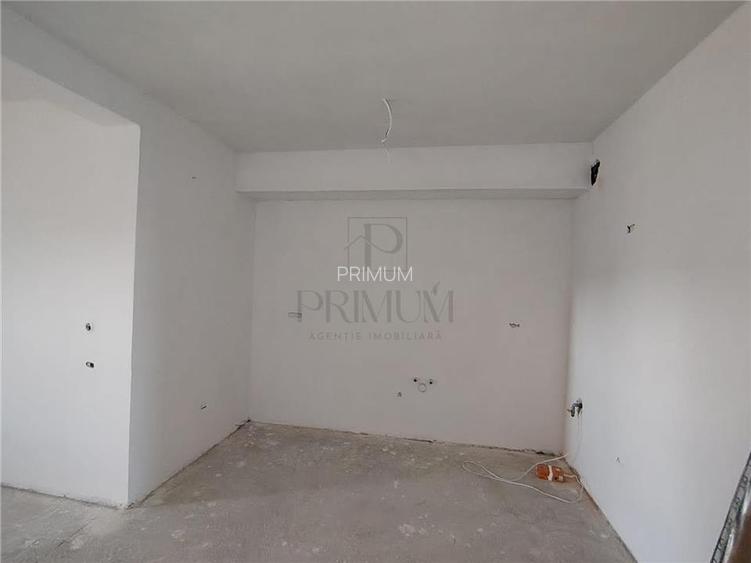 Casa insiruita in zona foarte buna - teren generos -  disponibilitate rapida - 10