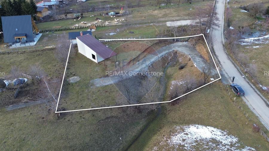 Teren de vanzare in Leresti si casa la roșu cu vedere spre Iezer - 6