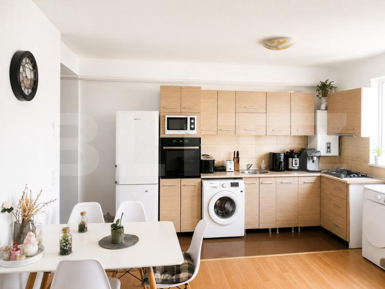 Apartament 3 camere, 75 mp, 2 balcoane