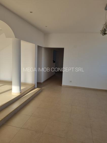 Proprietate generoasa- Casa cu 4 dormitoare si o curte mare - 2