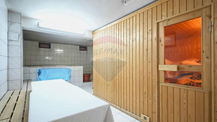 Comision 0 %! Pensiune cu 12 camere de vânzare, str. De Mijloc! - 33