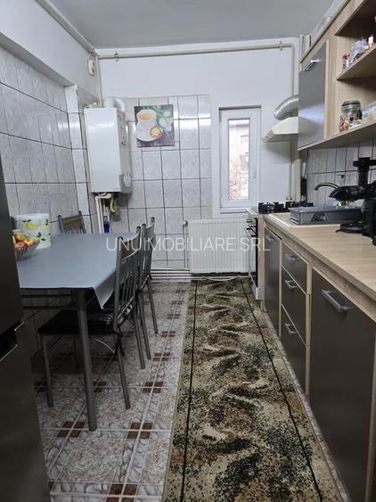 Apartament 4 camere-Zona Sud - etaj 3/4 - 80 mp -  69500 euro - 5