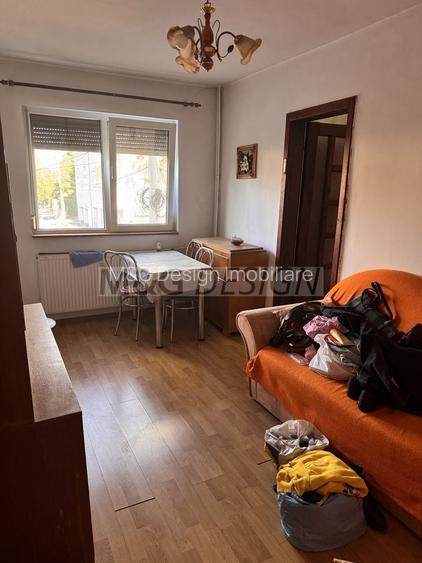 3 camere zona Sagului etaj 1 - 2