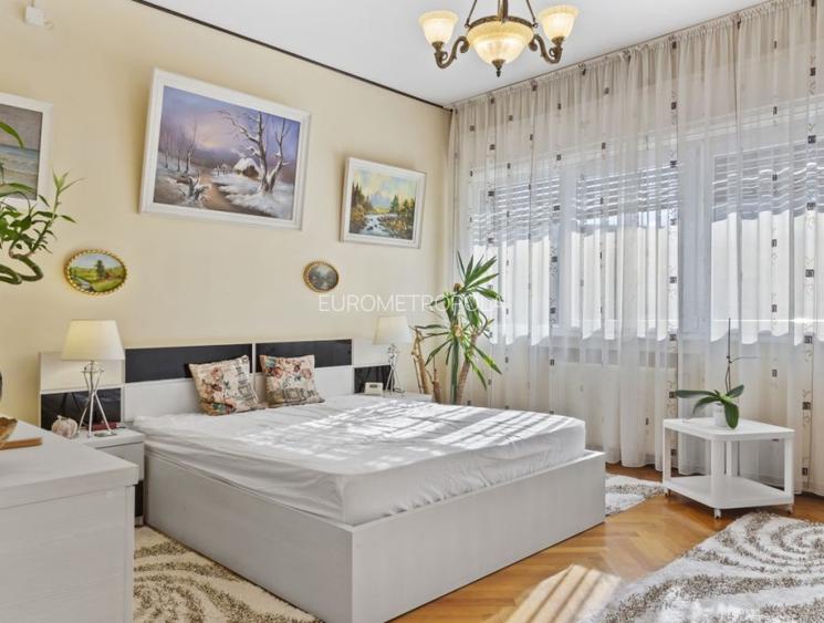 Apartament UNIC tip burghez - Piata Victoriei - 6