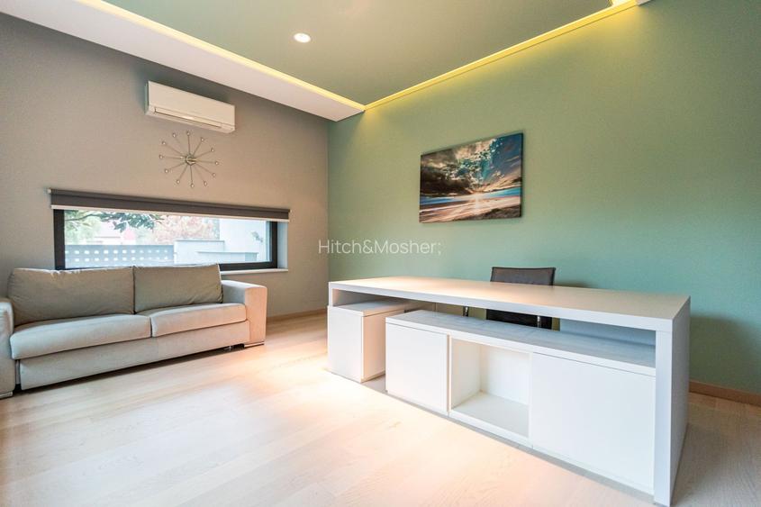 Vila, design ambitios, spatii luminoase in conexiune cu natura - 13