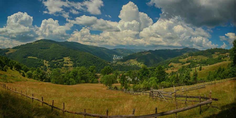 Complex turistic în Munții Apuseni–3 clădiri(cabane), 10 camere, teren 3740 mp  - 7