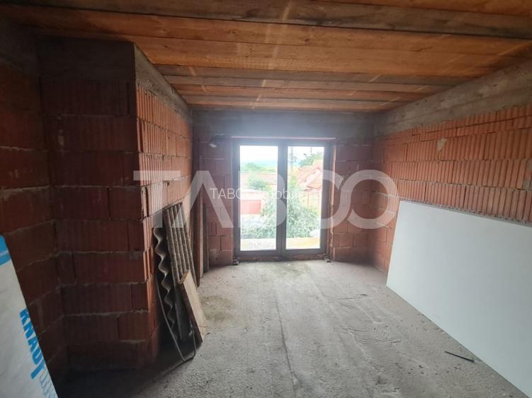 Casa la rosu de vanzare in Sebes-Lancram judetul Alba - 9