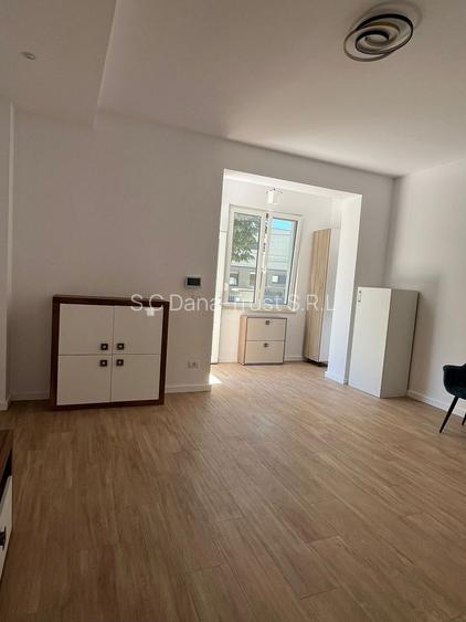 Triplex modern, între Calea Circumvalațiunii și Bulevardul Cetății - 7