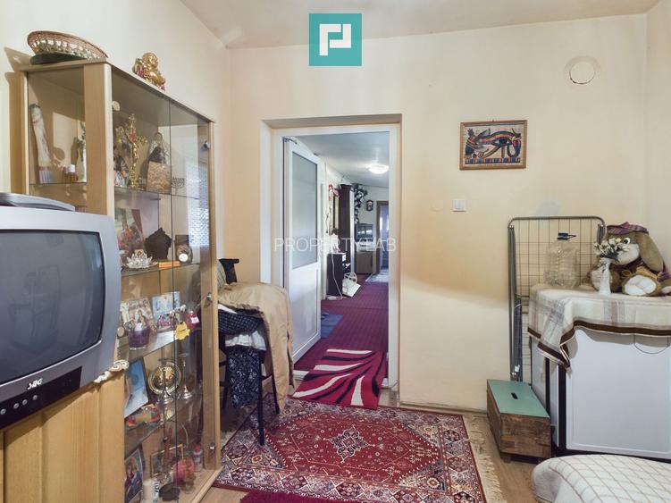 Casă cu teren generos, Turnu - 13