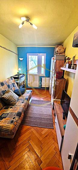 Vand apartament cu 4 camere in zona spitalul judetean,comision ,,0'' - 9