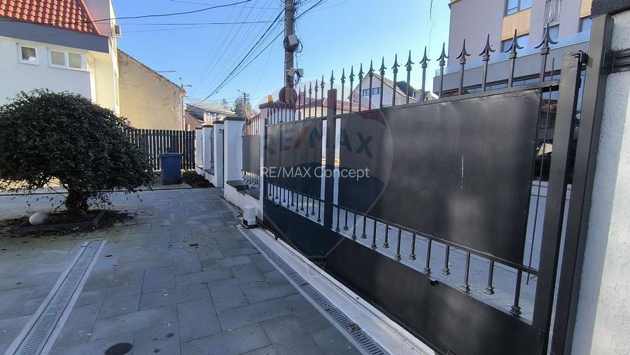 Spațiu comercial de închiriat - 32