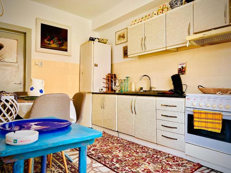 VIND Casa(Duplex) Subsol tehnic +Garaj+P+1E zona Centrala - 2