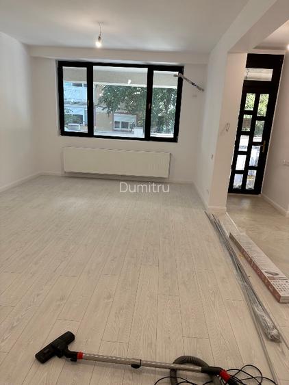 Apartament 5 Camere + Curte Proprie  , Metrou Crangasi Direct Proprietar   - 10