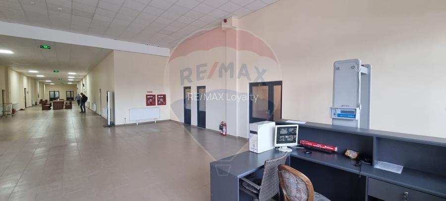 Cladire Comerciala Mixta de Vanzare sau de inchiriat - 6