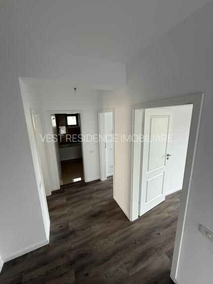 Case individuale cu 4 camere si mansarda. Teren 400 mp. Comision 0 - 24