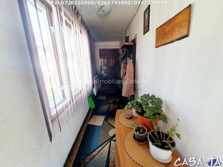 Casa+Teren aferent si Anexe, Str. Petresti - 11