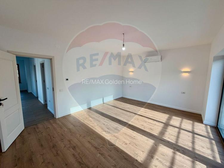 Casă / Vilă cu 4 camere de vânzare în zona Dedeman - 26