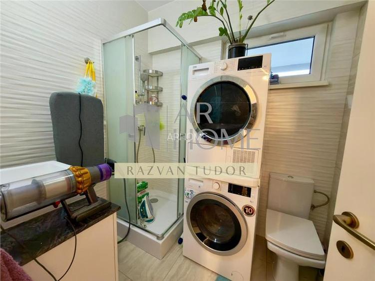 Apartament 4 camere de lux, loc de parcare , Ploiesti , zona 9mai - 9