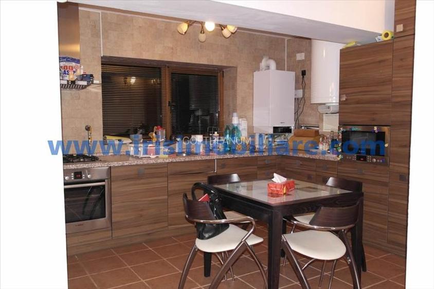 Vila faleza Nord, termen lung, 4 camere, gaze, vedere la mare, 1999E/luna - 2