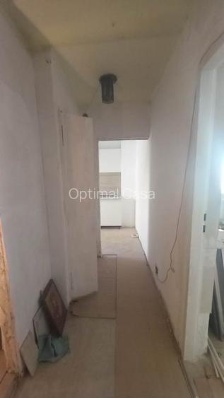 Unirii(Decebal),Garsoniera etajul 1/4, libera - 3