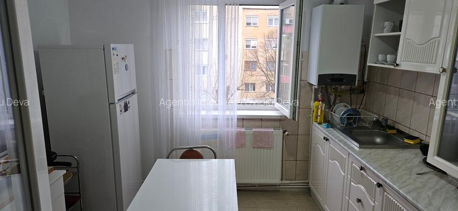 Vand apartament 2 camere in Deva, zona Gojdu (Constructorilor), et. 3 - 5
