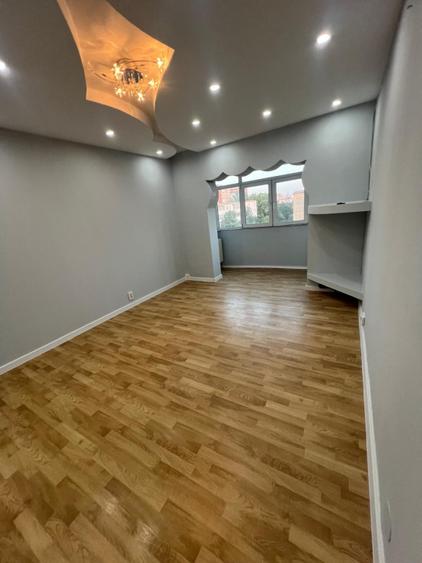 Apartament 4 camere, 74.64 mp, zona Craiovita Noua