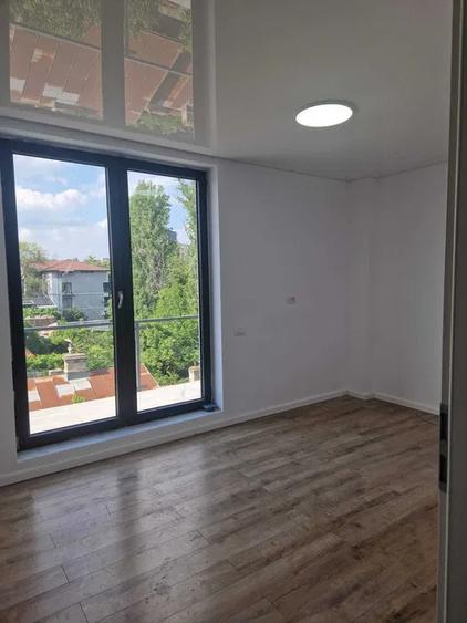Apartament 3 Camere Regie Centrala Proprie Nemobilat Loc Parcare Bloc 2026