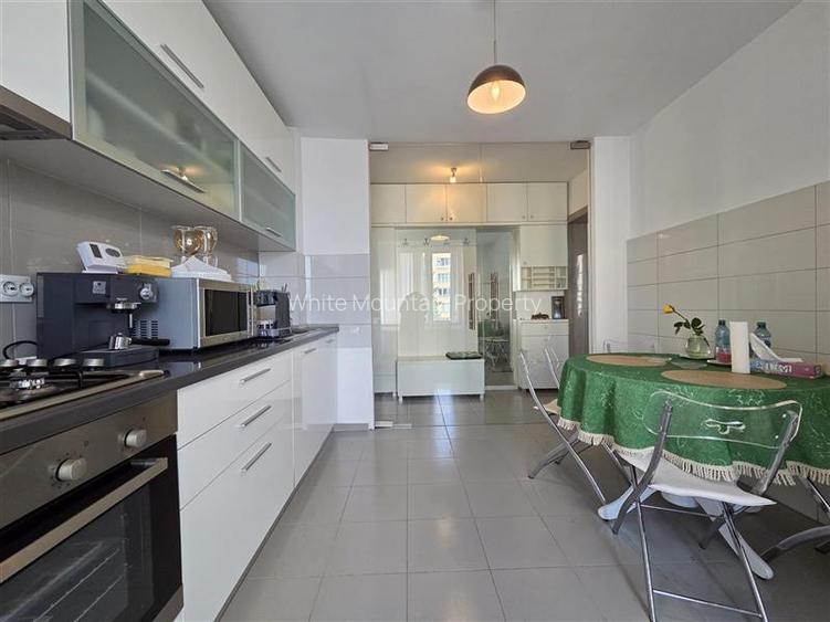 Apartament 3 camere cu priveliste zona Bd. Victoriei - 25