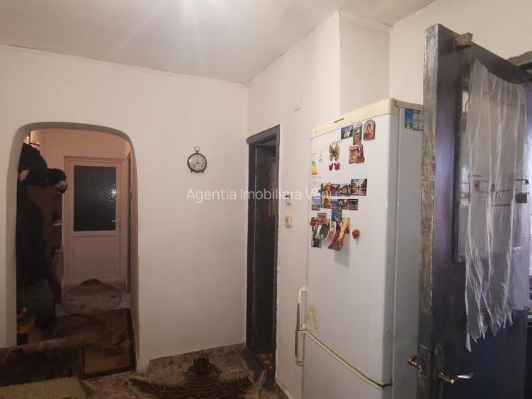 Apartament 3 camere decomandat - 2