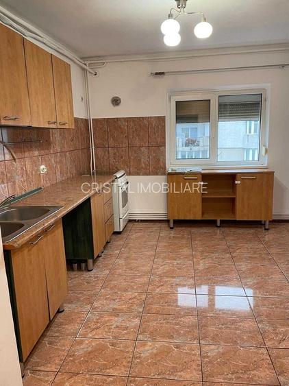 De vanzare 3 camere, centrala,  etaj 8, instalație nouă,  zona 13 Septembrie - 2