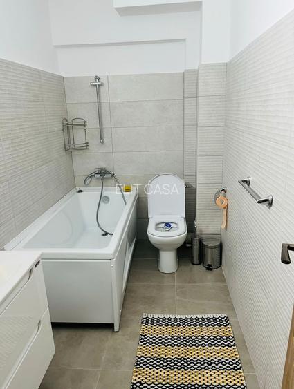 Apartament cu 3 camere, decomandat, zona Podu de Fier - 6