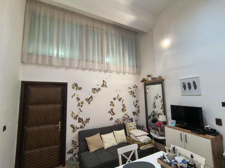 Spatiu comercial, ultracentral, Republicii, Oradea. 600 E/lună. Com 0 - 7